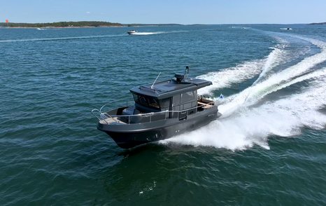 Nord-Star-31-plus-running-wake