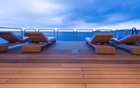 Superyacht Luna aft sun loungers