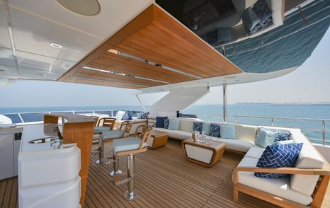 Majesty 120 sun deck