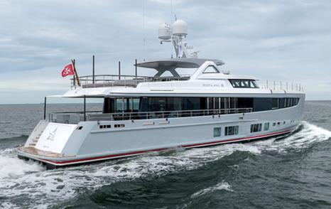 Mulder superyacht Delta One underway stern view 