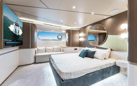 Motor Yacht Equites bedroom