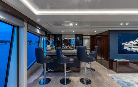 Superyacht TC's bar 