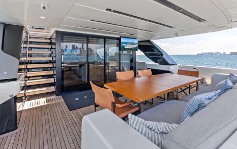 Sanlorenzo motor yacht Gatsby aft deck dining area 