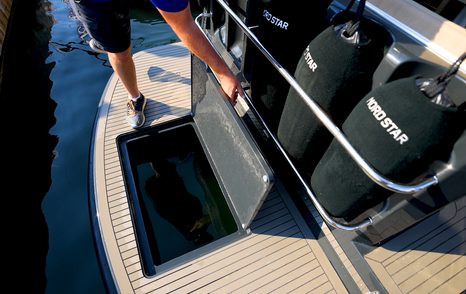 Nord-Star-31-plus-swim-platform-hatch
