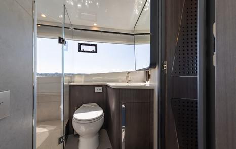 Galeon 570 SKY Motor Yacht cabin ensuite