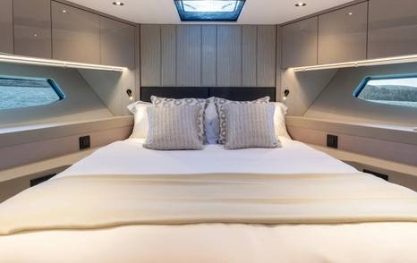 Sunseeker Manhattan 56 motor yacht owners cabin