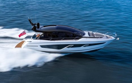 sunseeker-predator-65-running 