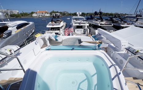 Westport-W117-Review-flybridge-jacuzzi