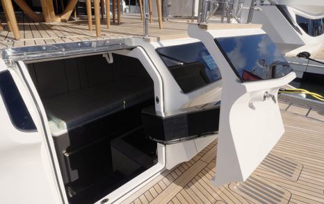 Aft storage locker and crew access area aboard the Galeon 620 Fly.