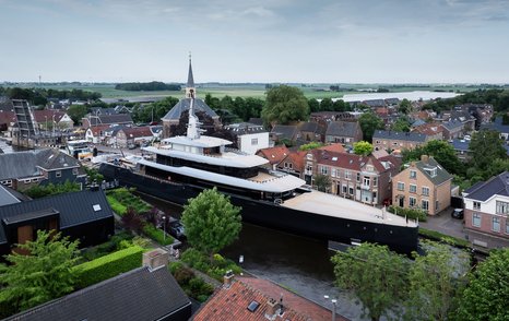 Superyacht Thalassa navigating dutch canals 