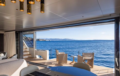 Motor yacht Arcadia A96 side balcony