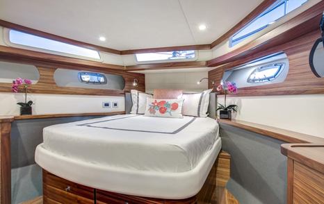 Outer-Reef-620-Trident-VIP-Cabin