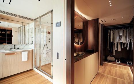 View of ensuite and large walk in wardrobe on Benetti Oasis 40M