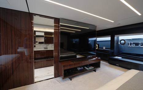 Riva-112-DolceVita-Super-Review-owner-cabin-tv