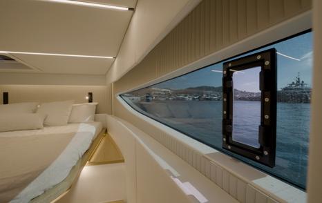 Sunreef-Ultima-55-Review-VIP-window