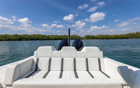 Technohull GTX dayboat seating