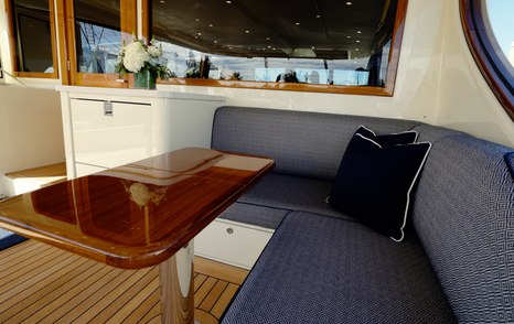 Palm-Beach-PB85-Sedan-Review-cockpit-sheltered-seating