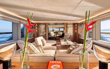 Superyacht Para Bellum main saloon 
