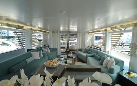 Azimut-Magellano-30M-saloon-view-aft