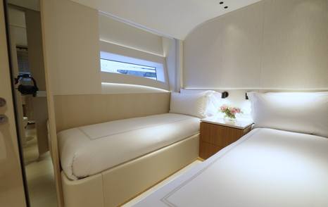 Mangusta-104-REV-twin-cabin