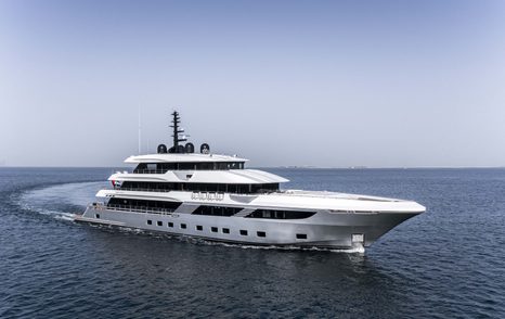 Majesty 175 superyacht under way 