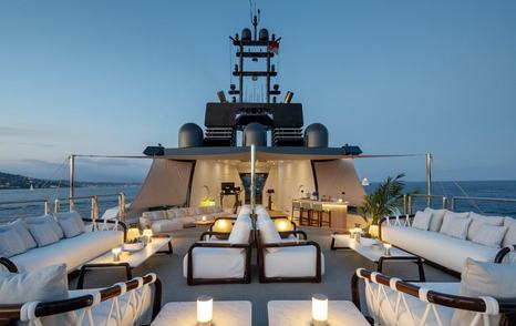 AHS sundeck with seating