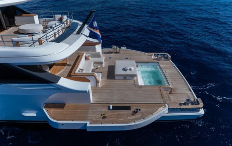 Benetti yacht Cada Dia beach club with pool 