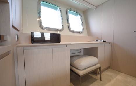 Sanlorenzo-SX76-Review-owner-cabin-bureau