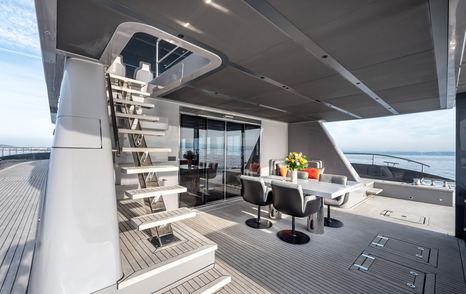 VisionF 82 catamaran aft deck with aflresco dining