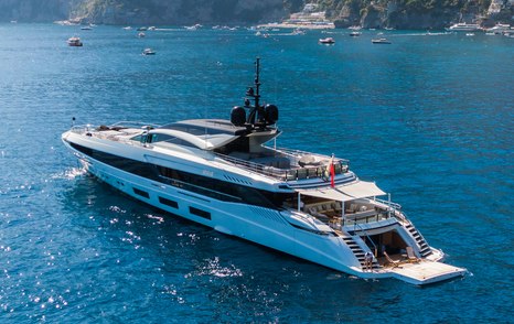 Mangusta-GranSport-54-Review-aft-view