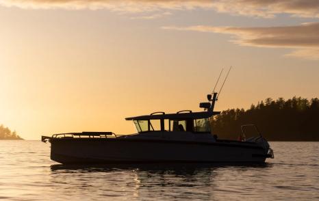 Axopar-29-XC-Cross-Cabin-sunset