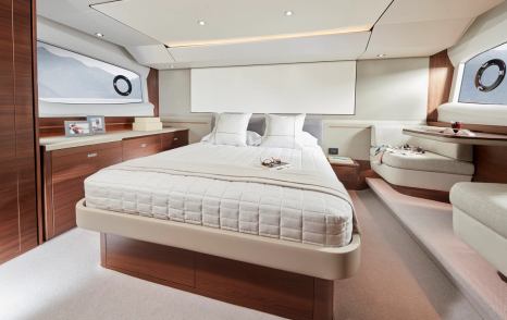 Princess F55 master cabin