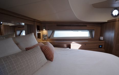 Nordhavn-N51-forward-cabin-bed