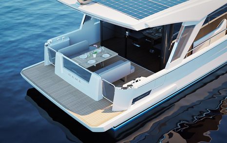 Greenline 42 motor yacht aft deck dining area 