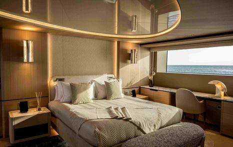 Superyacht Unique S VIP cabin 