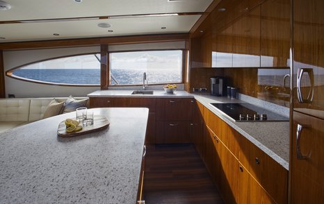 Hatteras GT59 interior