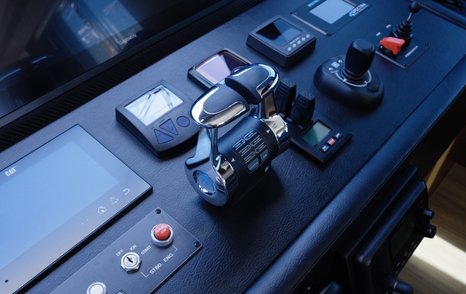 Horizon-V77S-Review-throttle
