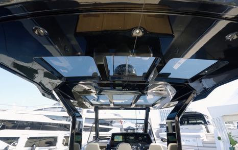 Pardo-43-Review-glass-suntop-roof-panels-over-helm-and-cockpit