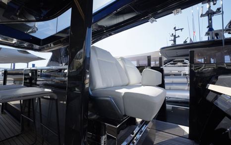 Riva-112-DolceVita-Super-Review-upper-helm-chair