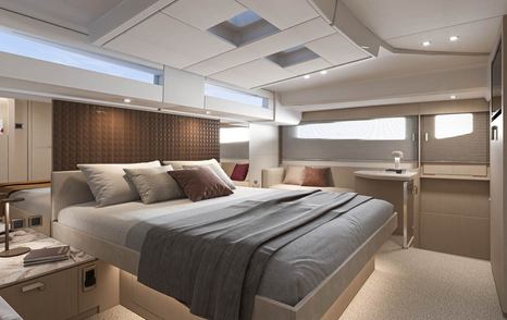 Prestige M6 master cabin with window 
