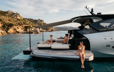 Rendering of Family relaxing on ICONA 70 Motor Yacht aft with canopy deployed 