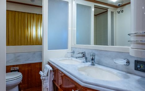 Ferretti motor yacht La Bella Vita marble ensuite 