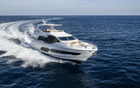 Sunseeker 76 Yacht running shot