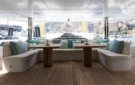 Gulf Craft Majesty 140 shaded aft deck dining area