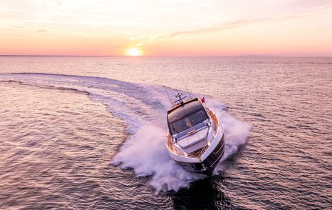 Sunseeker-Predator-55-Review-sunset-running-forwards