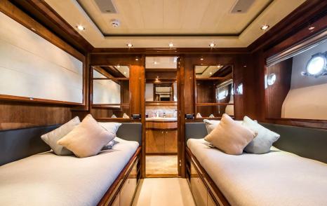 Superyacht Queen of Sheba twin cabin