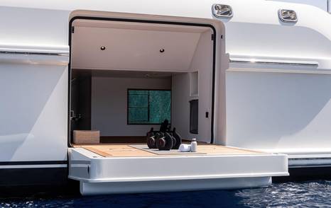 Superyacht Somnium fold out balcony