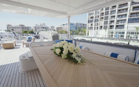 Gulf-Craft-Majesty-140-Review-sundeck-dining