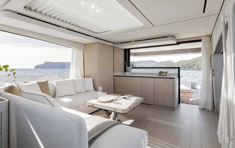 Saloon (Alt View), Azimut Seadeck 6