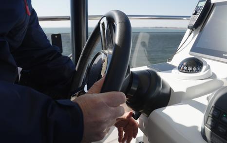 Prestige-M48-Review-upper-helm-wheel